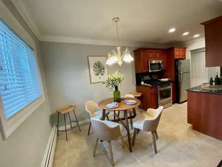 Rent Apartments in Garden Setting near Sayville Village with Modern Features