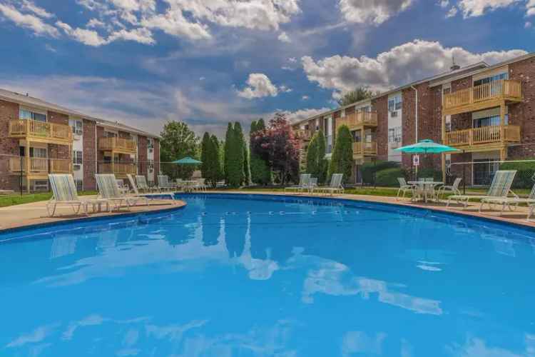 Rent Apartment in Naugatuck with Beautiful Parks and Shopping