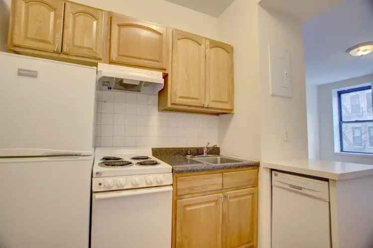 Rent Apartment Unit South Facing with Dishwasher Near Transit