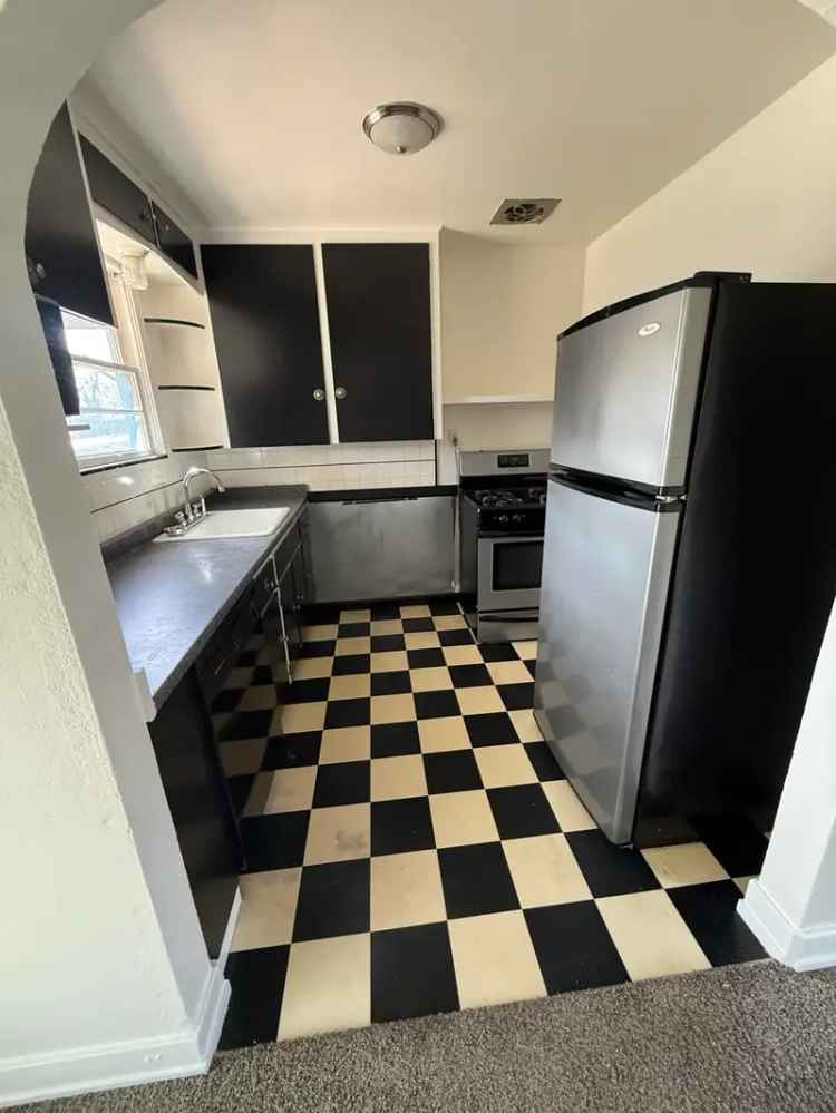 Rent Home with New Paint and Carpet Near Guava Alley