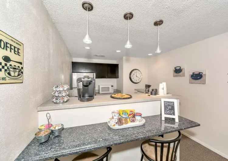 Rent Apartments in Rivercrest with Amenities near Baylor University