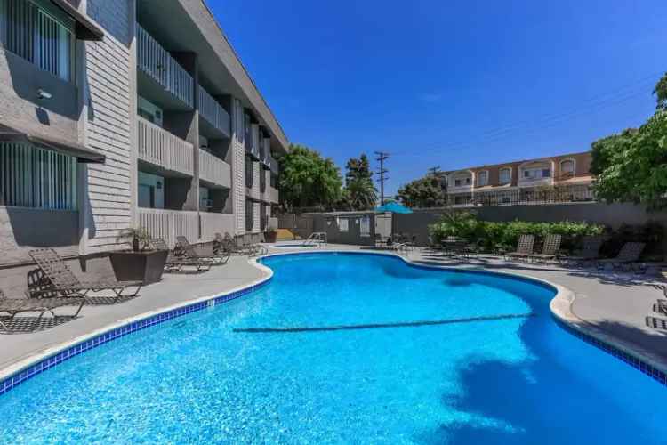 Rent Pacific View Apartments in Long Beach with Pool and Fitness Studio