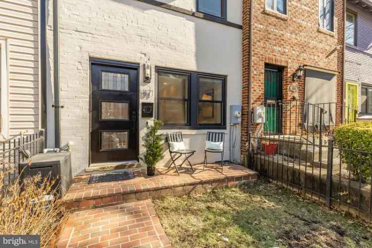 House For Sale in 1171, 3rd Street Northeast, Washington, District of Columbia