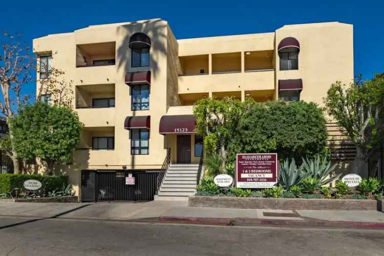 Rent Apartments in Van Nuys with Gated Parking and Pool Access