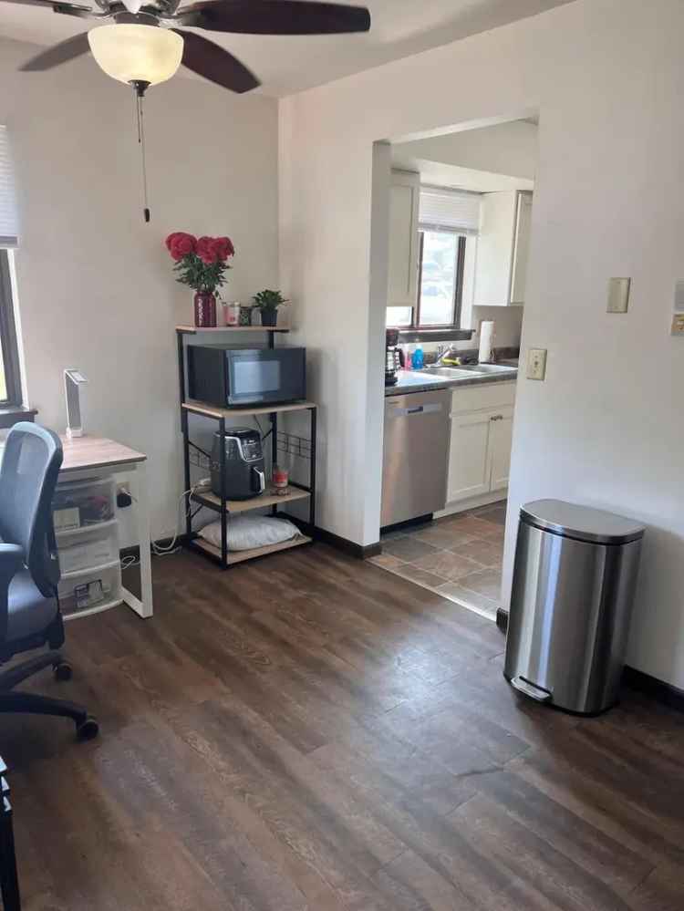 Rent One Bedroom Apartment Unit Near UW Madison with Modern Appliances