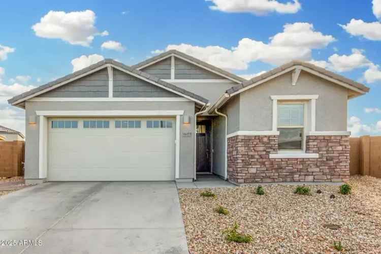 Rent a single level home in The Landings with mountain views and modern features