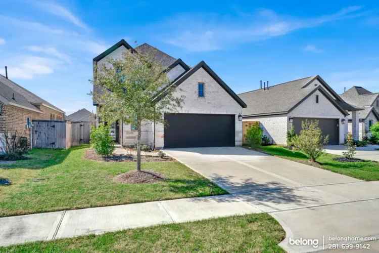 Rent 3 Bedroom Home in Katy TX with Modern Features and Elegance