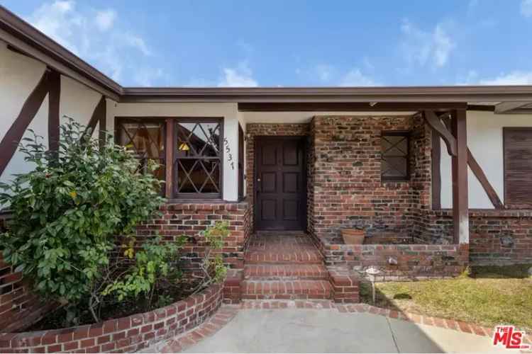 House For Sale in 5537, South Corning Avenue, California