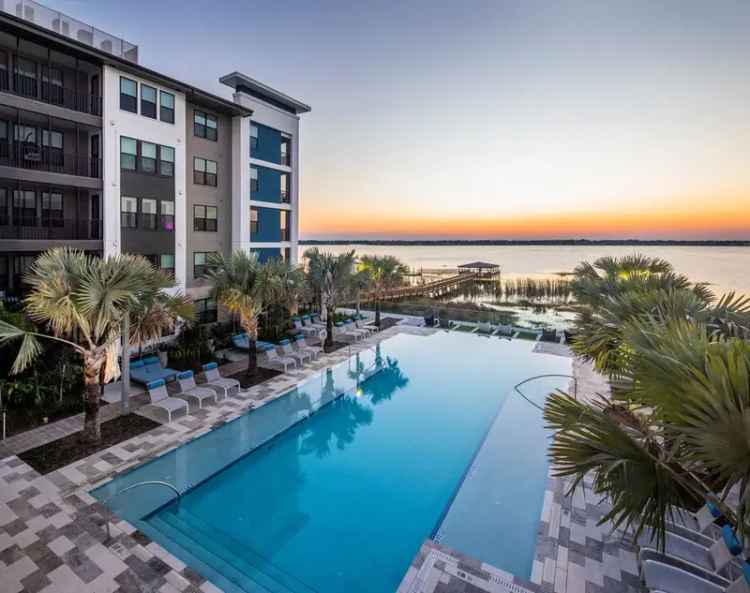 Rent Apartments in Doctor Phillips with Resort-style Living and Lake Views