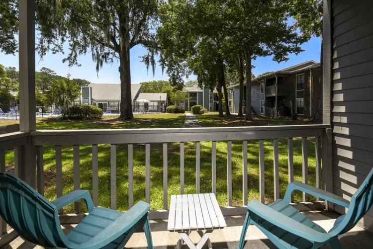 Rent Apartment in Deer Run - Spacious Units Near Charleston Southern University