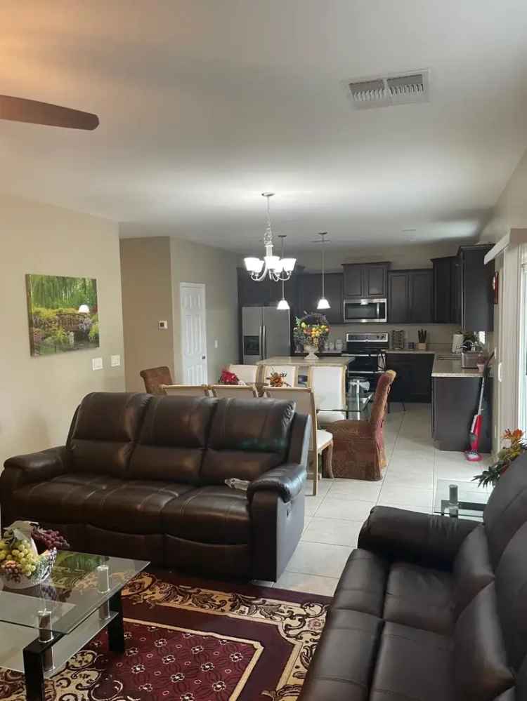 Rent Gorgeous Spacious Home in Alice Park Gated Community