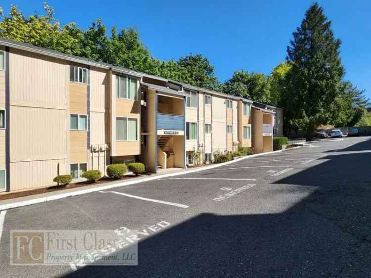 Rent Apartment Unit in Portland with Patio and Storage