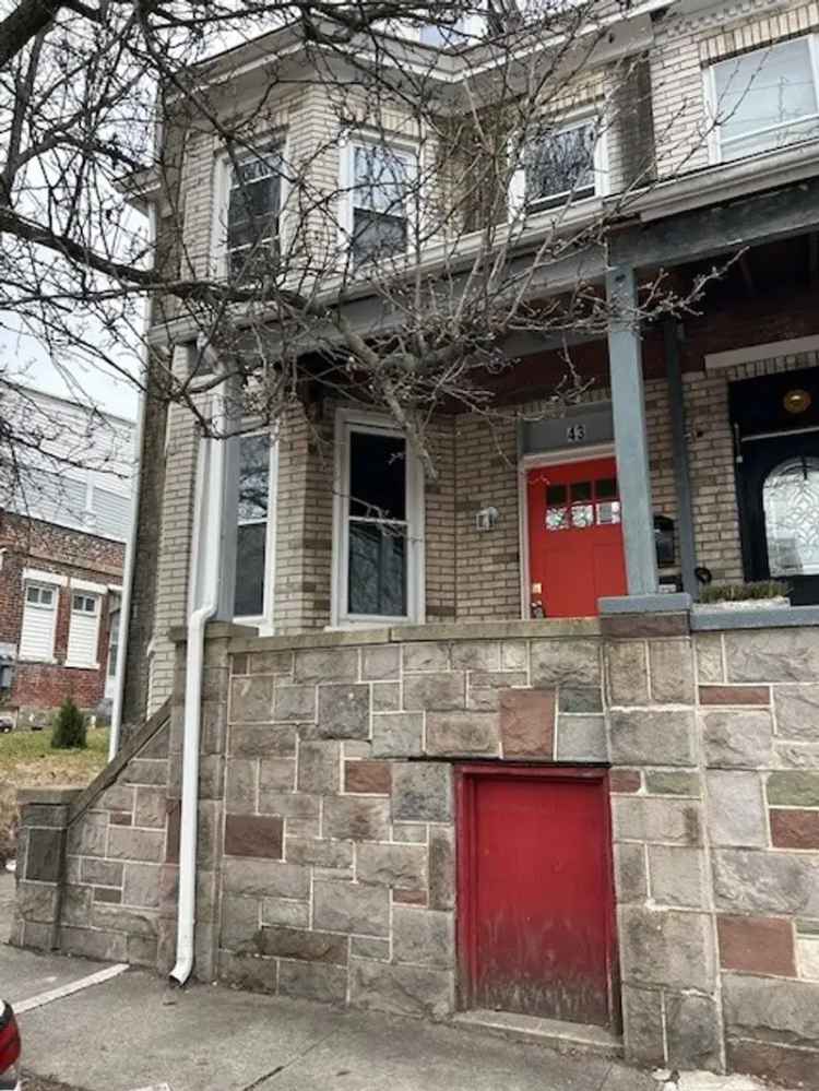 Rent 3 Bedroom Apartment in Easton with Bonus Room and Updated Features