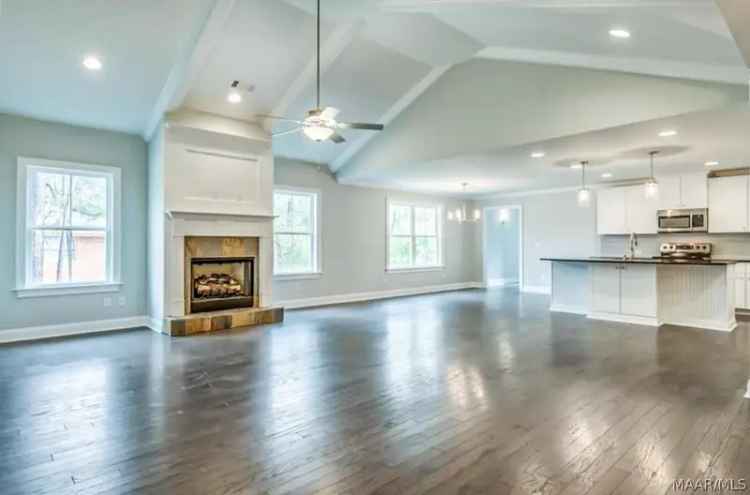 Buy luxury home in Northbrook with modern amenities and spacious design