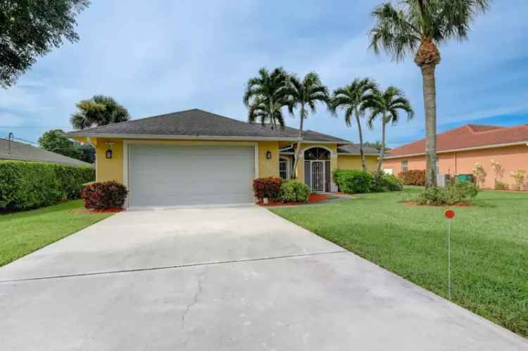 Rent Stunning 3 Bedroom Home with Private Pool in Naples Florida