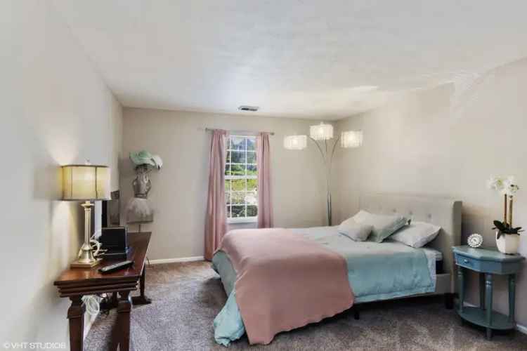 Rent Brookstone Village Apartments in Cincinnati with Great Amenities