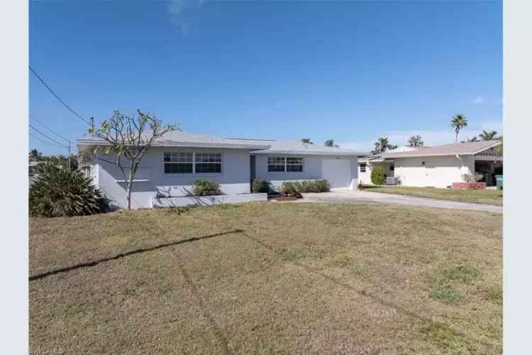 Buy Gulf Access Home in Cornwallis Cape Coral with Recent Upgrades