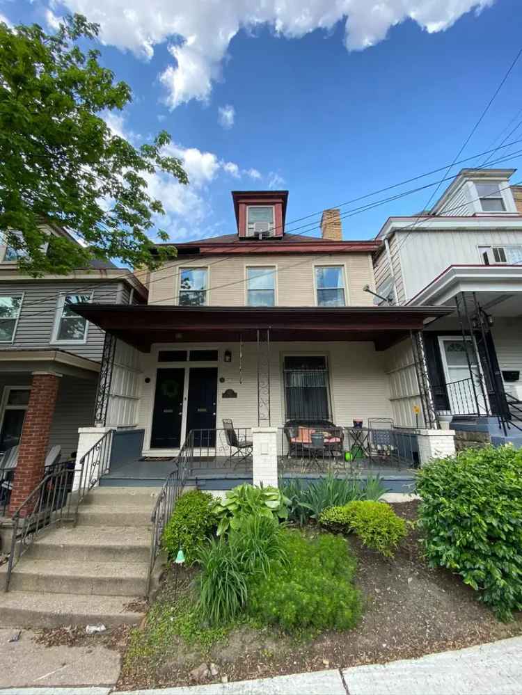 Rent Cozy Classic Apartment Unit with Two Bedrooms Near Grandview