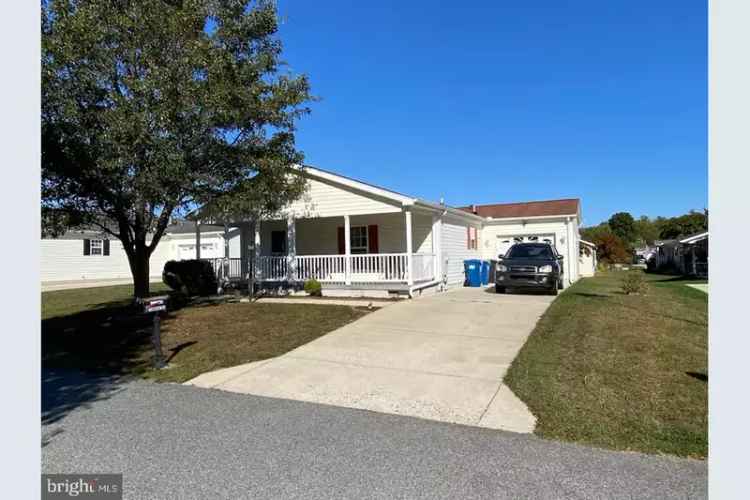 Buy Spacious Ranch Style Home in Active Adult Community