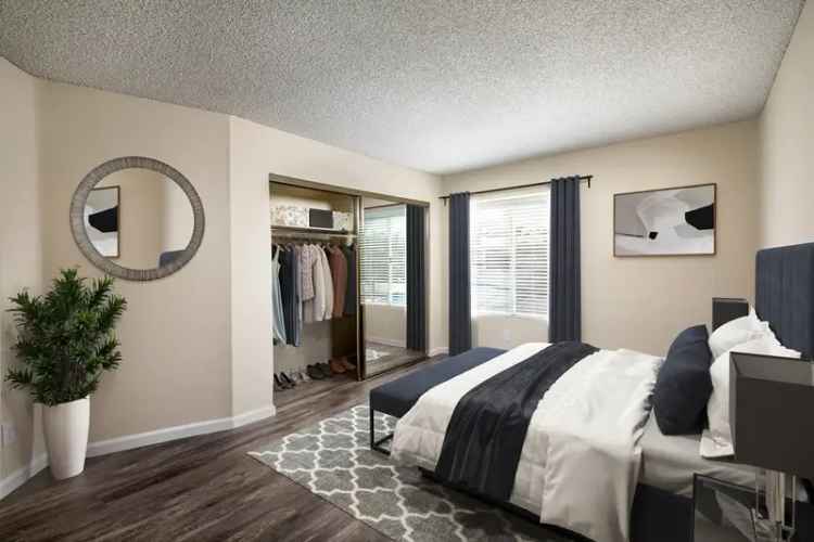 Rent Apartments in Woodland Hills with Convenient Access to Downtown LA