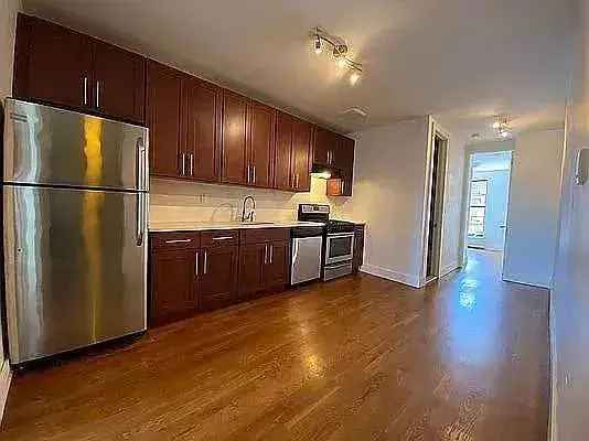 Rent Stunning 3 Bedroom Duplex Apartment in Brooklyn with Yard