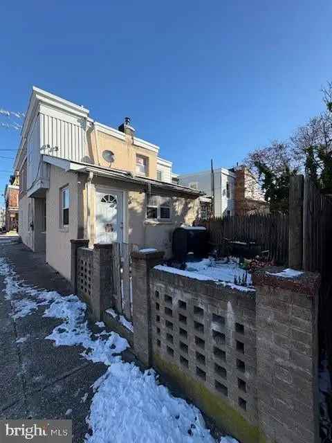 House For Sale in 1028, Chestnut Street, Wilmington, Delaware