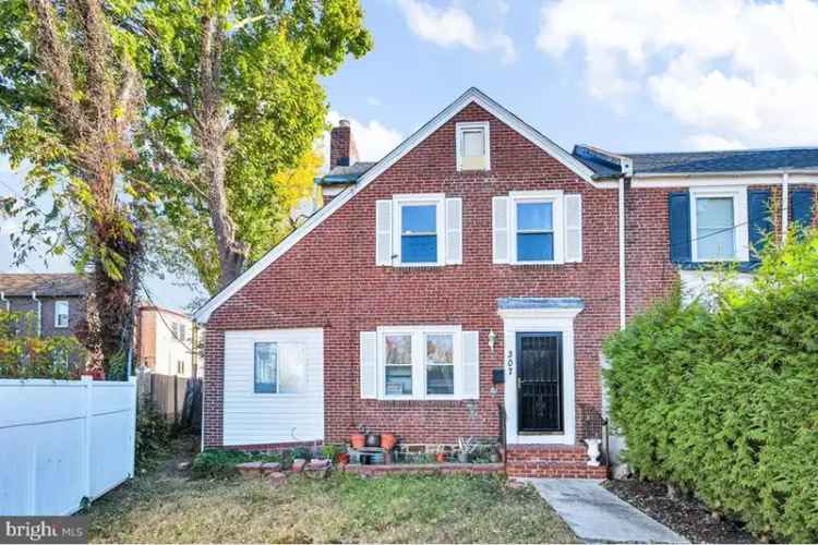 Investors Dream Buy Townhome in Ninth Ward with Double Lot and Garage