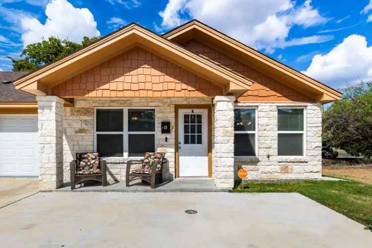 Duplex Apartment for Rent with 3 Bedrooms and Large Backyard Near Fort Hood