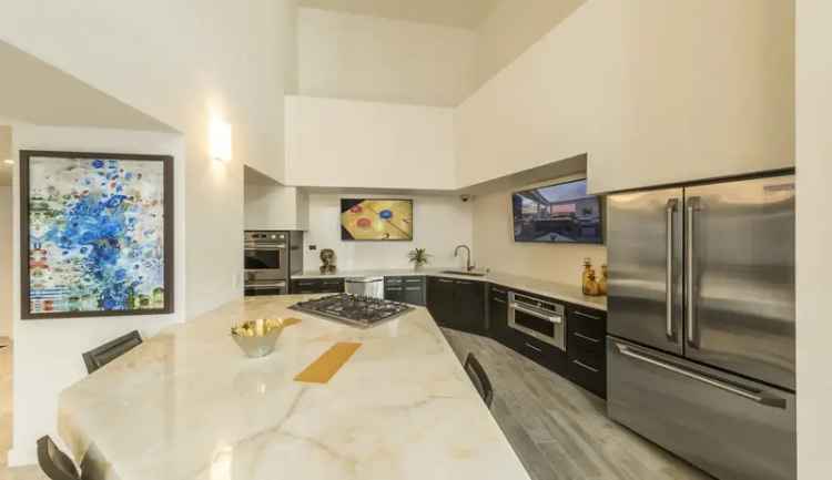 Rent Luxury Apartments at Desmond at Wilshire with Modern Design