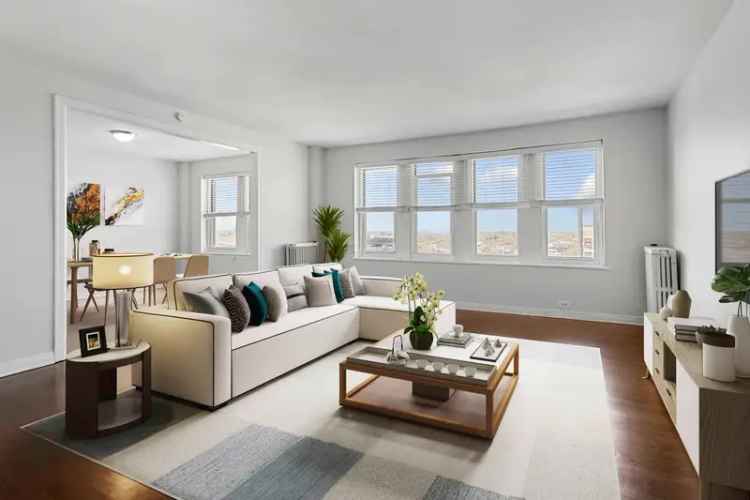 Rent Apartment in Lakeview East with City and Lake Views