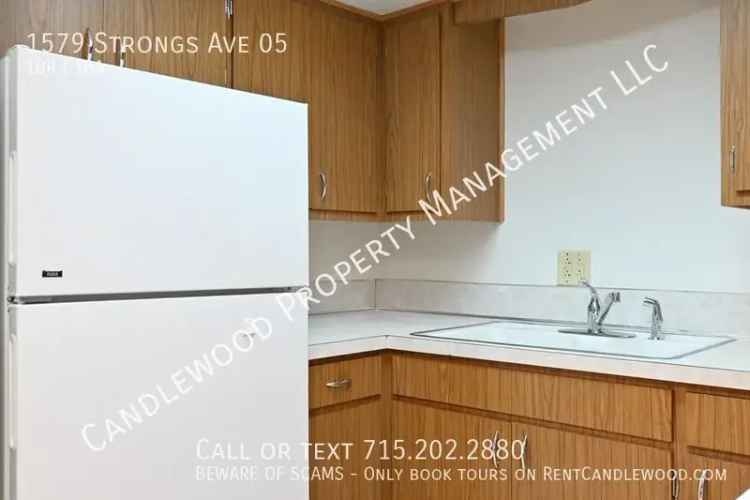 Rent 1 Bedroom Apartment Unit in Stevens Point with Garage Space