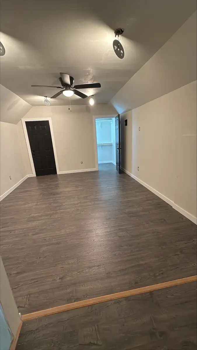 Rent Modern Apartment Unit in Prime Location with New Amenities