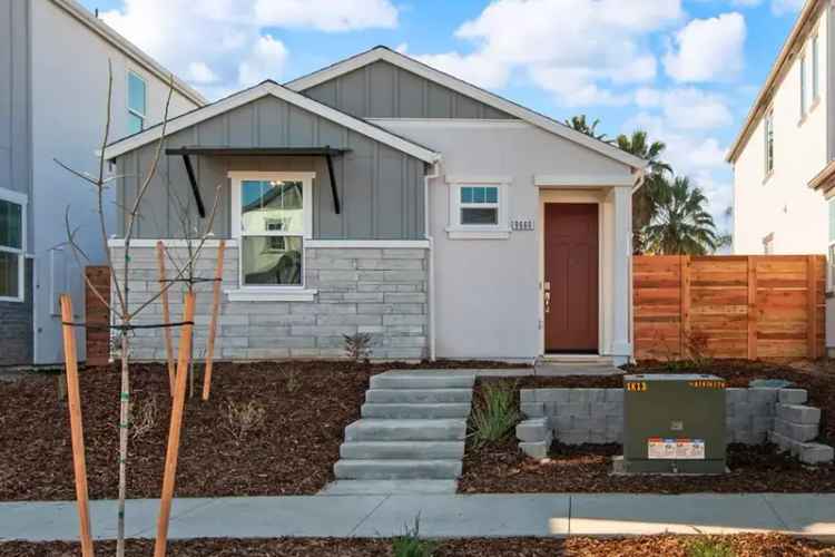 House For Sale in Sacramento, California