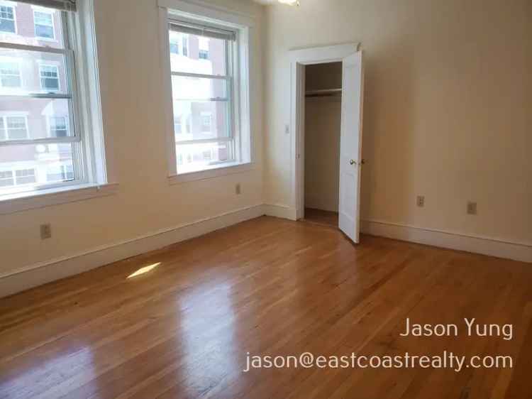 Rent Studio Apartment in Fenway with Modern Features Near Fenway Park