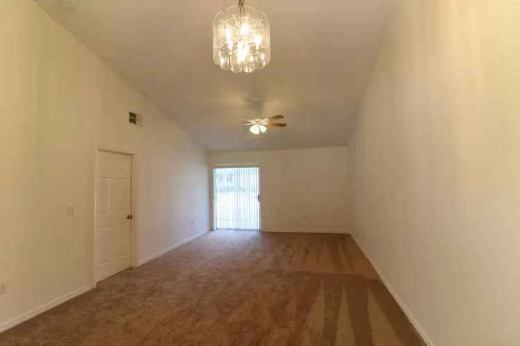 Rent Townhouse in Kissimmee with Pool and Gated Community Features