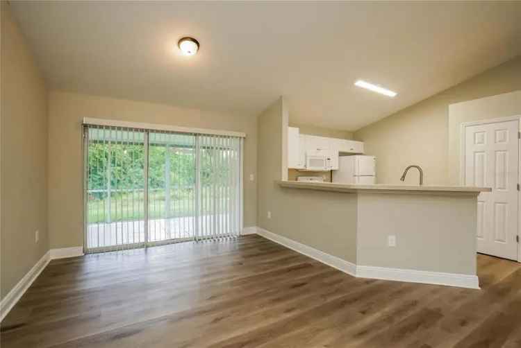 Rent Beautifully Designed Pet Friendly Home with Spacious Layout