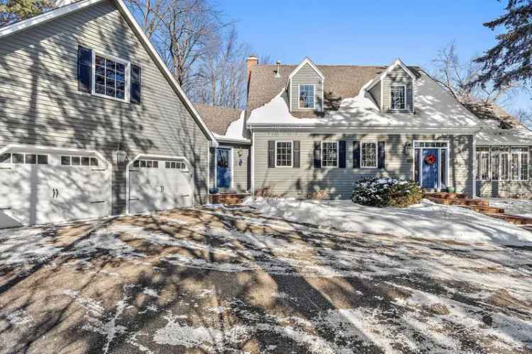 House For Sale in 520, Far Hill Road, Wayzata, Minnesota