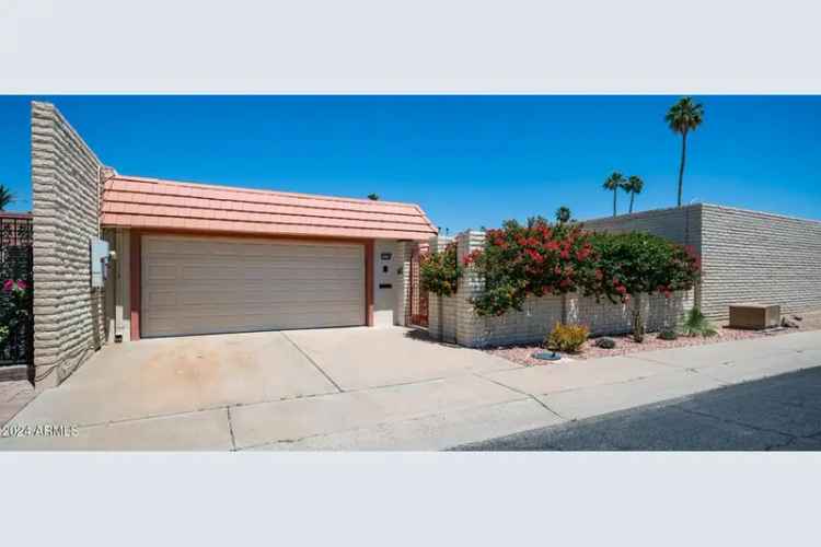 Rent 2 bed townhome in Sun City with spacious living and updated kitchen