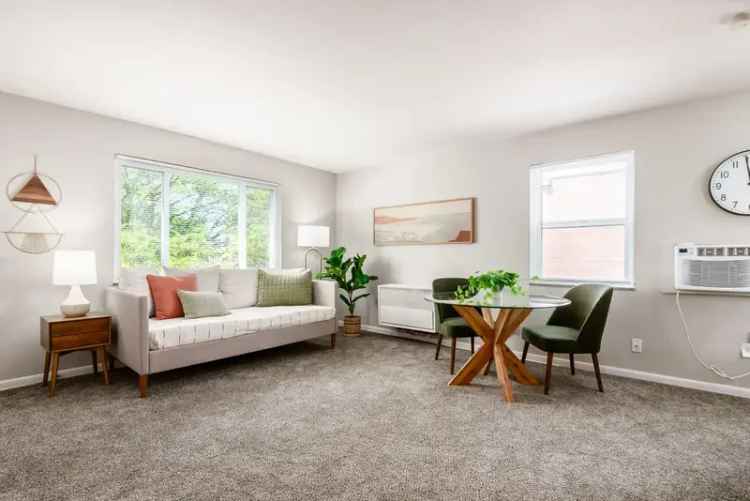 Rent Studio Apartments Near Grandview Shopping and Dining