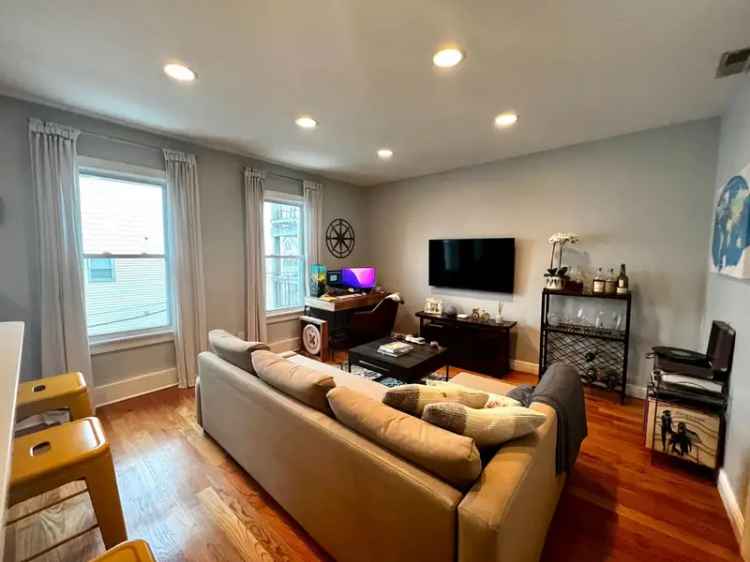 Rent Beautifully Renovated 2 Bedroom Apartment in South Boston