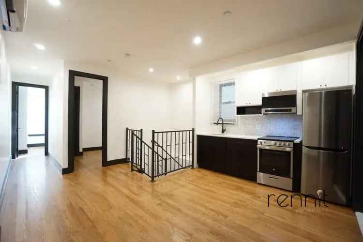 Rent Modern 2.5 Bedroom Duplex Apartment in Brooklyn with Desirable Features