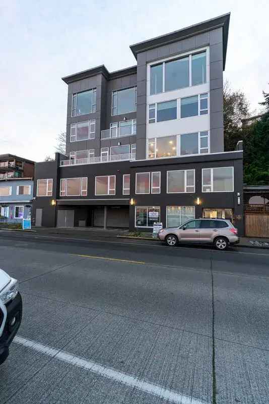 Rent Stunning 2 Bedroom Apartment Unit with Views in Seattle