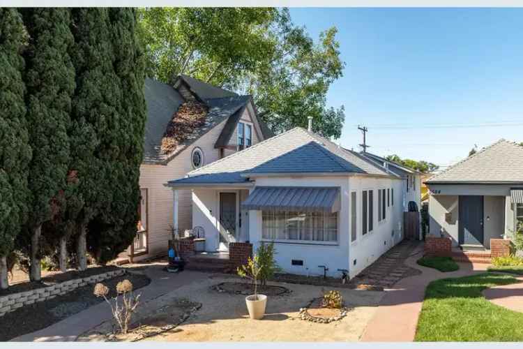 House For Sale in 3552 1/2, Front Street, San Diego, California