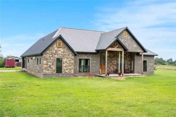 House For Sale in Centerton, Arkansas