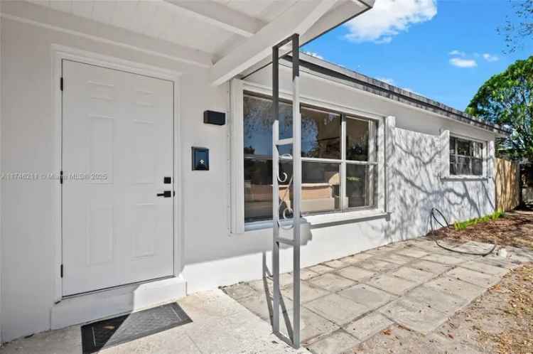 House For Sale in 299, Northeast 28th Street, Boca Raton, Florida