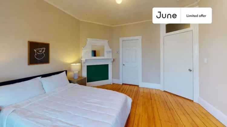 Rent Queen Bedroom in Roxbury with Flexible Lease Options and Amenities