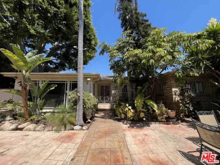 House For Sale in 8927, Sawyer Street, Los Angeles, California