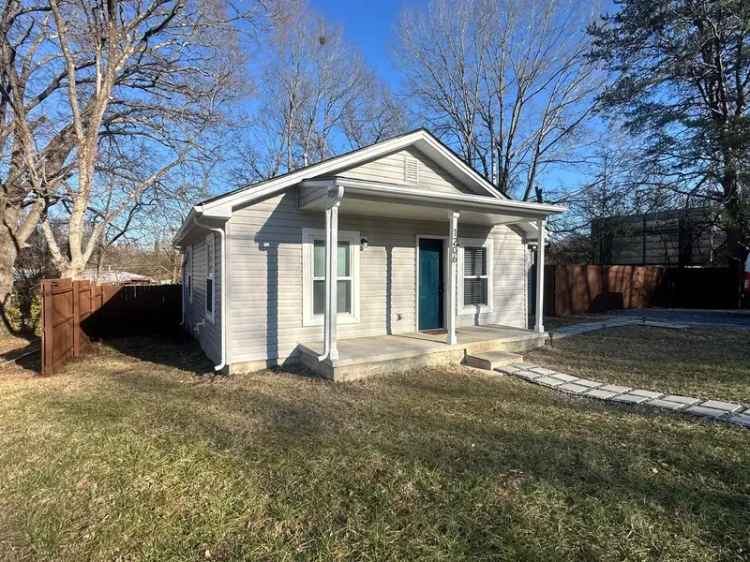 Rent Cozy 3 Bed 2 Bath Home Near Downtown with Modern Features