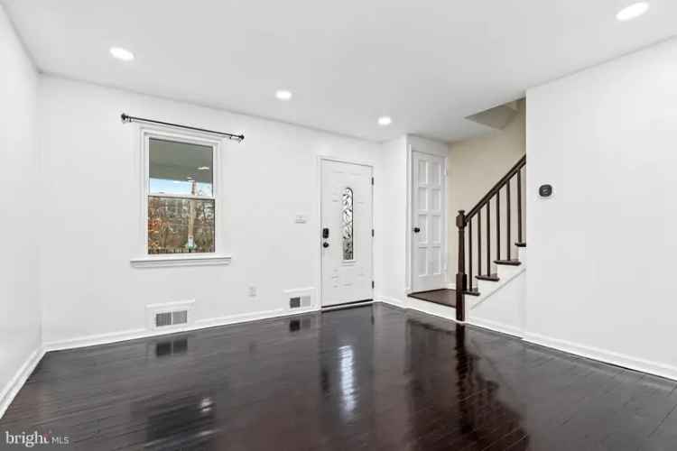 House For Sale in 607, Farragut Place Northeast, Washington, District of Columbia