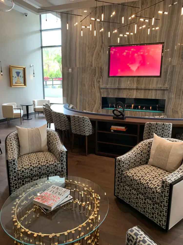 Rent Luxury Hollywood Apartments Near Walk of Fame